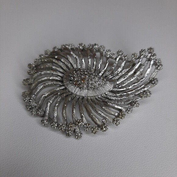 Vtg LISNER silver-tone floral starburst swirl brooch pin signed no rhinestones - Picture 9 of 12